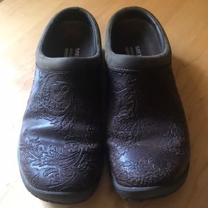 Merrell Brown - Encore Frill Leather Slides